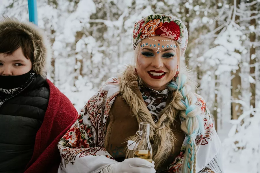 Zza kulis! Grupa disco polo Weź nie Pytaj postawiła na mocne trunki i śnieżny klimat! Ta premiera podbije rynek muzyczny?! 